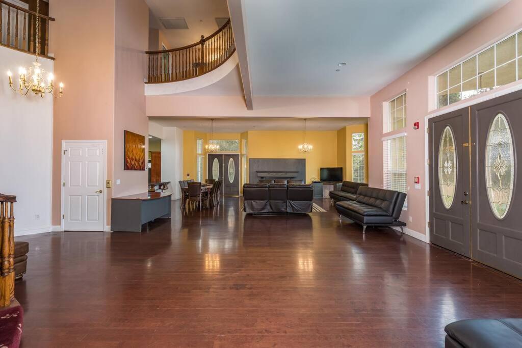 Yosemite South Presidential Mansion Villa โคสต์โกลด์ ภายนอก รูปภาพ