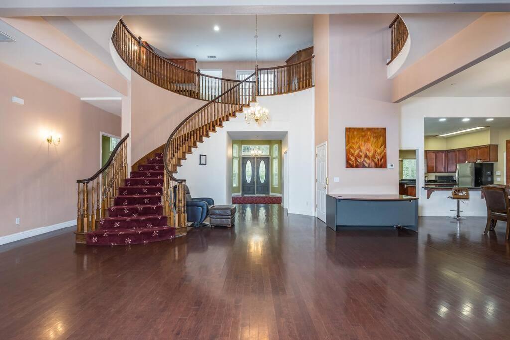Yosemite South Presidential Mansion Villa โคสต์โกลด์ ภายนอก รูปภาพ