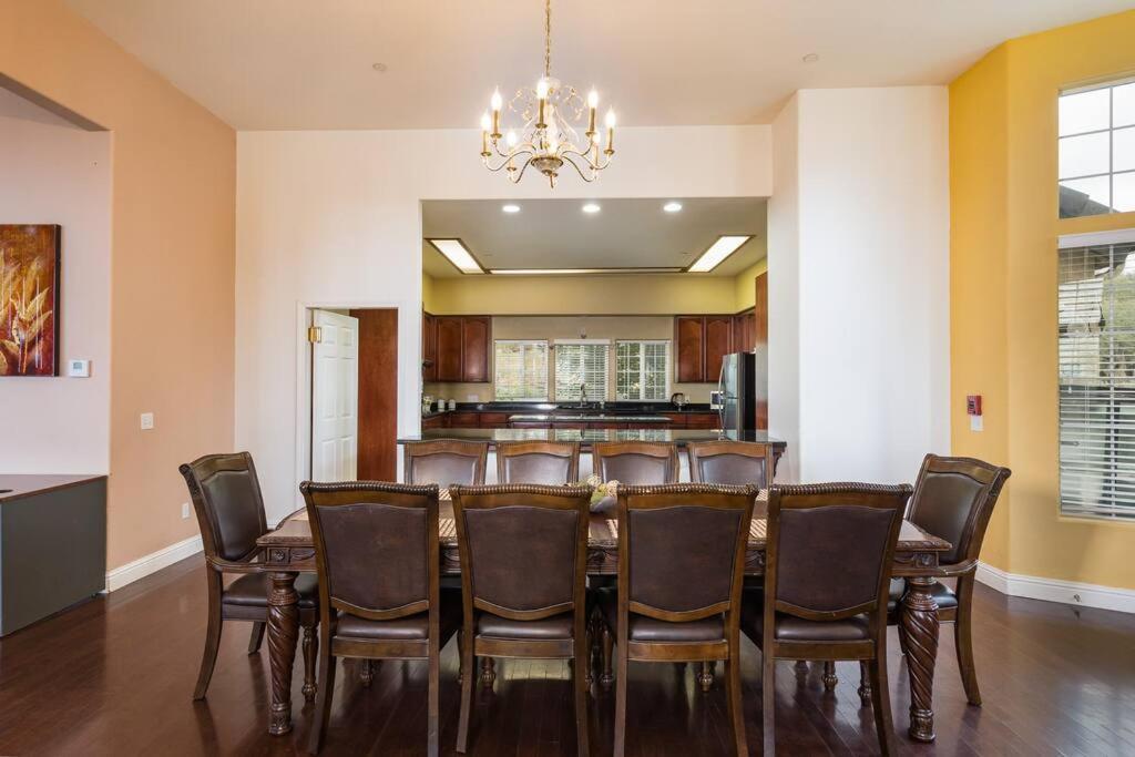 Yosemite South Presidential Mansion Villa โคสต์โกลด์ ภายนอก รูปภาพ