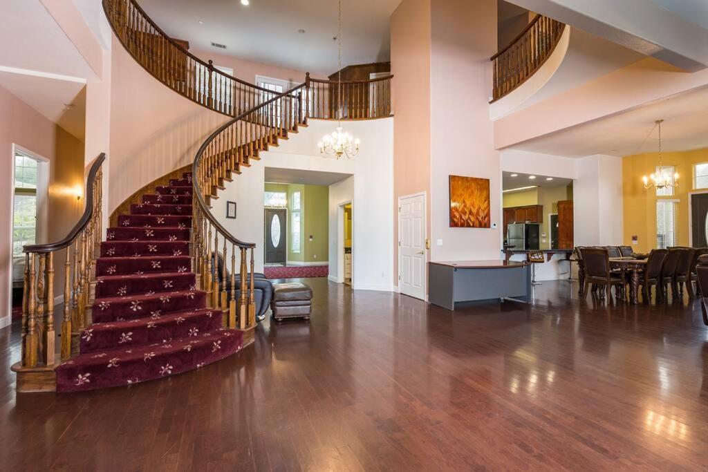 Yosemite South Presidential Mansion Villa โคสต์โกลด์ ภายนอก รูปภาพ
