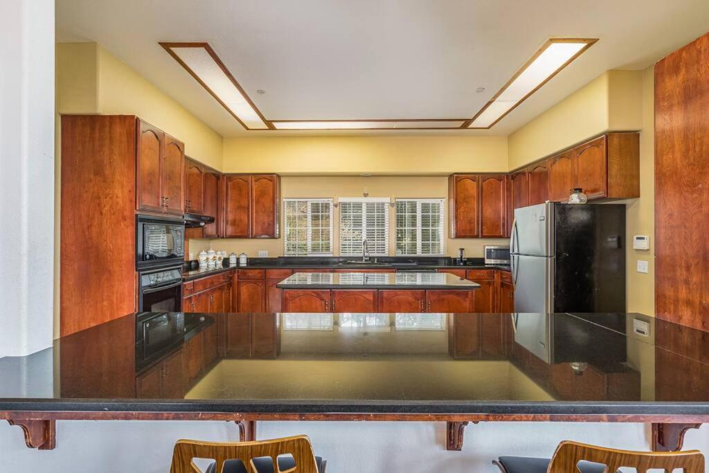 Yosemite South Presidential Mansion Villa โคสต์โกลด์ ภายนอก รูปภาพ